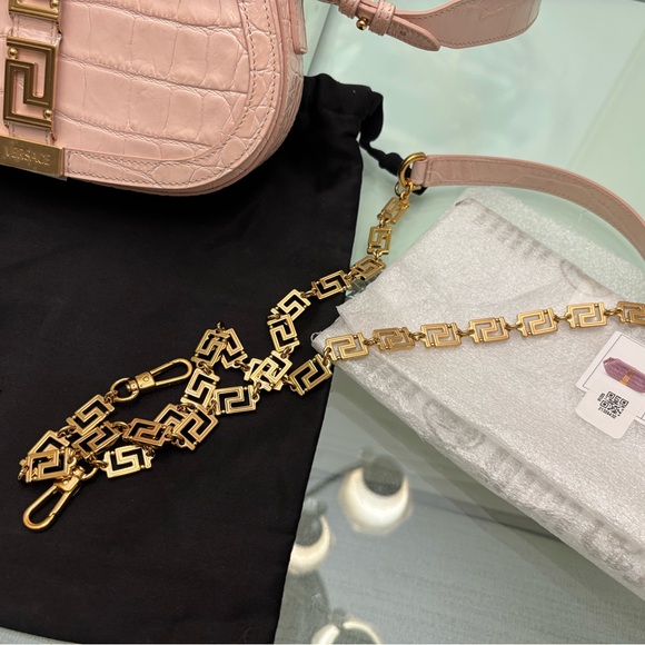 Authentic NWT Versace Blush Croc-Embossed Leather Shoulder Bag w/ Gold Hardware - Picture 4 of 12